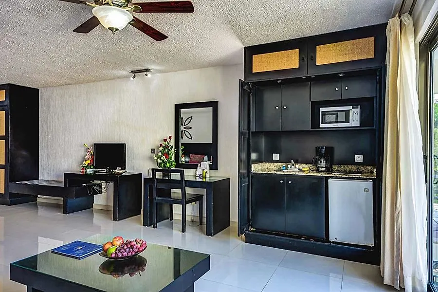 Suites Corazon Playa del Carmen 3*,